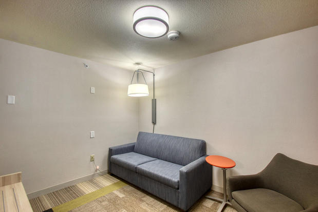 Images Holiday Inn Express & Suites Milwaukee Airport, an IHG Hotel