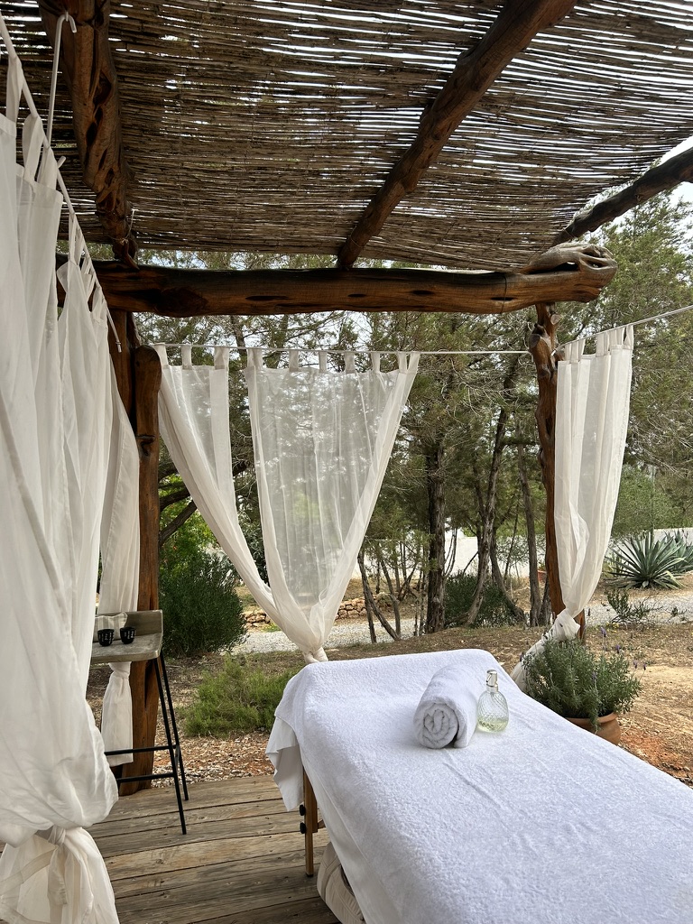 Images EXHALA IBIZA MASSAGE Luxury Wellness Services