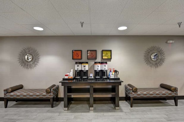 Images Hampton Inn State College