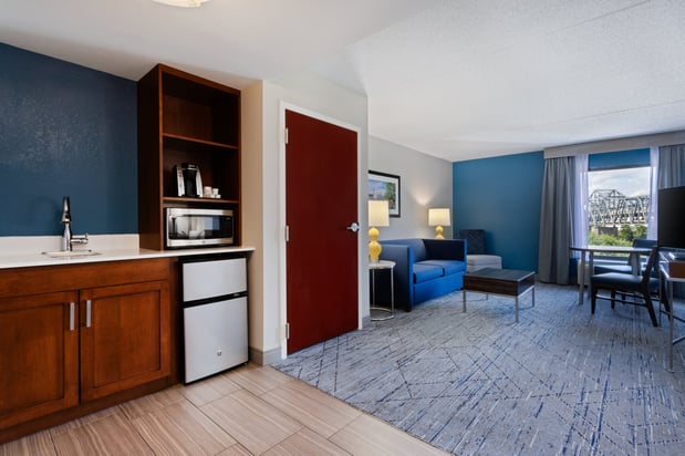 Images Holiday Inn Express & Suites Cincinnati Riverfront by IHG