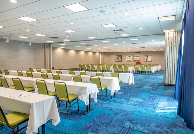 Images Holiday Inn & Suites Virginia Beach - North Beach by IHG