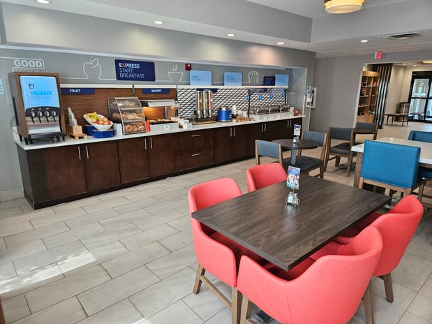 Images Holiday Inn Express & Suites Cincinnati-Blue Ash by IHG
