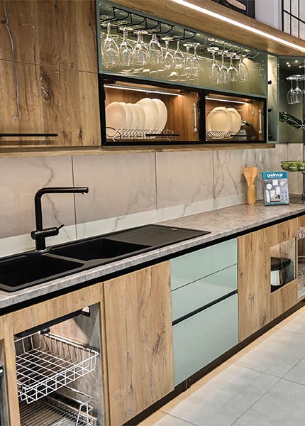 Elegant kitchen with Gelmar fittings