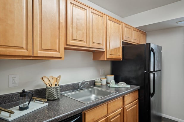 Images Cedar Gardens and Towers Apartment Homes