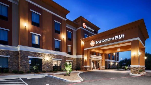 Images Best Western Plus Elmendorf Hotel / San Antonio Hotel