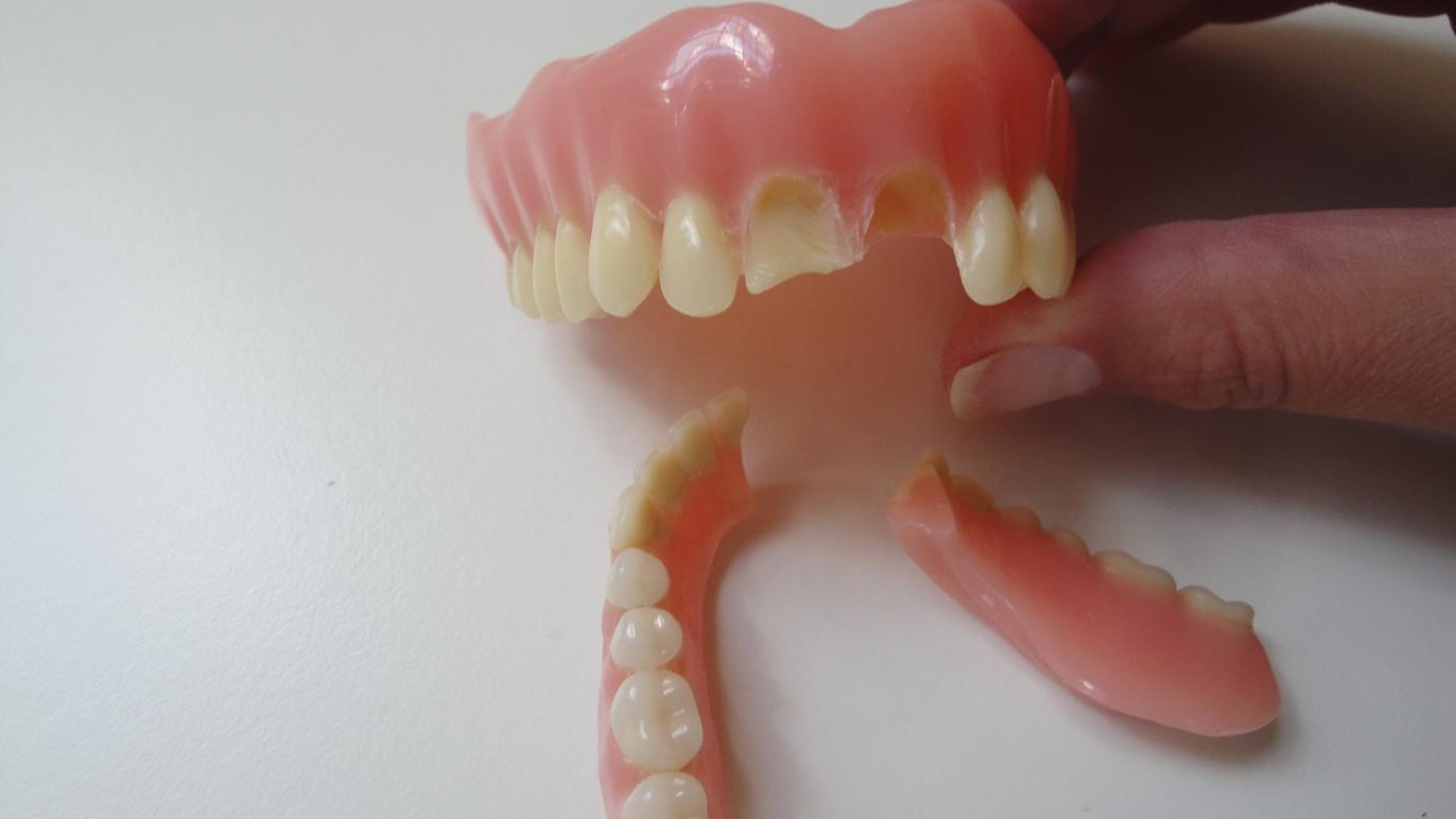 Images Klinisk Tandtekniker Tina Olesen