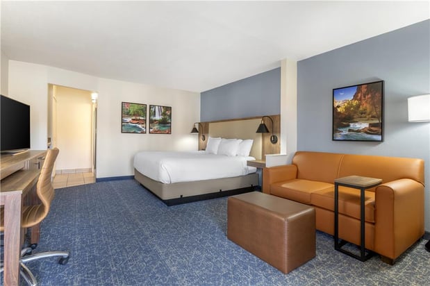Images Best Western Plus A Wayfarer's Inn and Suites