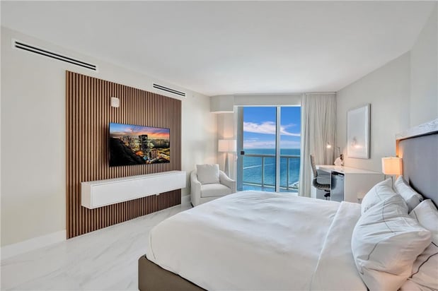 Images Beach House Fort Lauderdale, a Hilton Resort