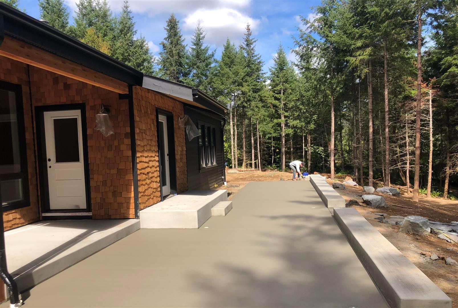Sunset Contracting specializes in professional concrete installation services. Whether you require a new concrete driveway, sidewalk, or a large-scale commercial concrete project, we have the expertise to handle it all. Our team takes pride in delivering smooth, precise, and structurally sound concrete installations that enhance the aesthetic and functionality of your property.