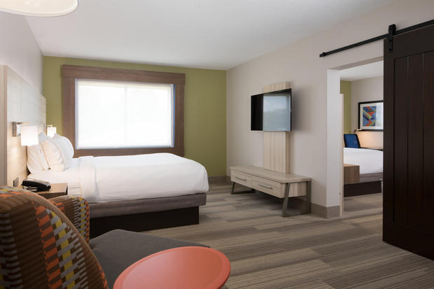 Images Holiday Inn Express Louisville Northeast by IHG