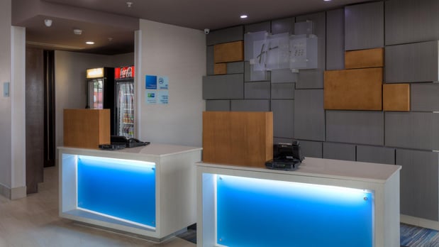 Images Holiday Inn Express & Suites Tulsa Midtown by IHG