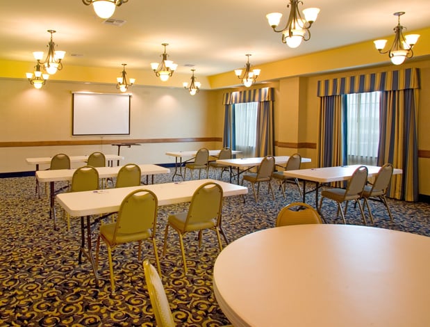 Images Holiday Inn Express & Suites Jourdanton-Pleasanton by IHG