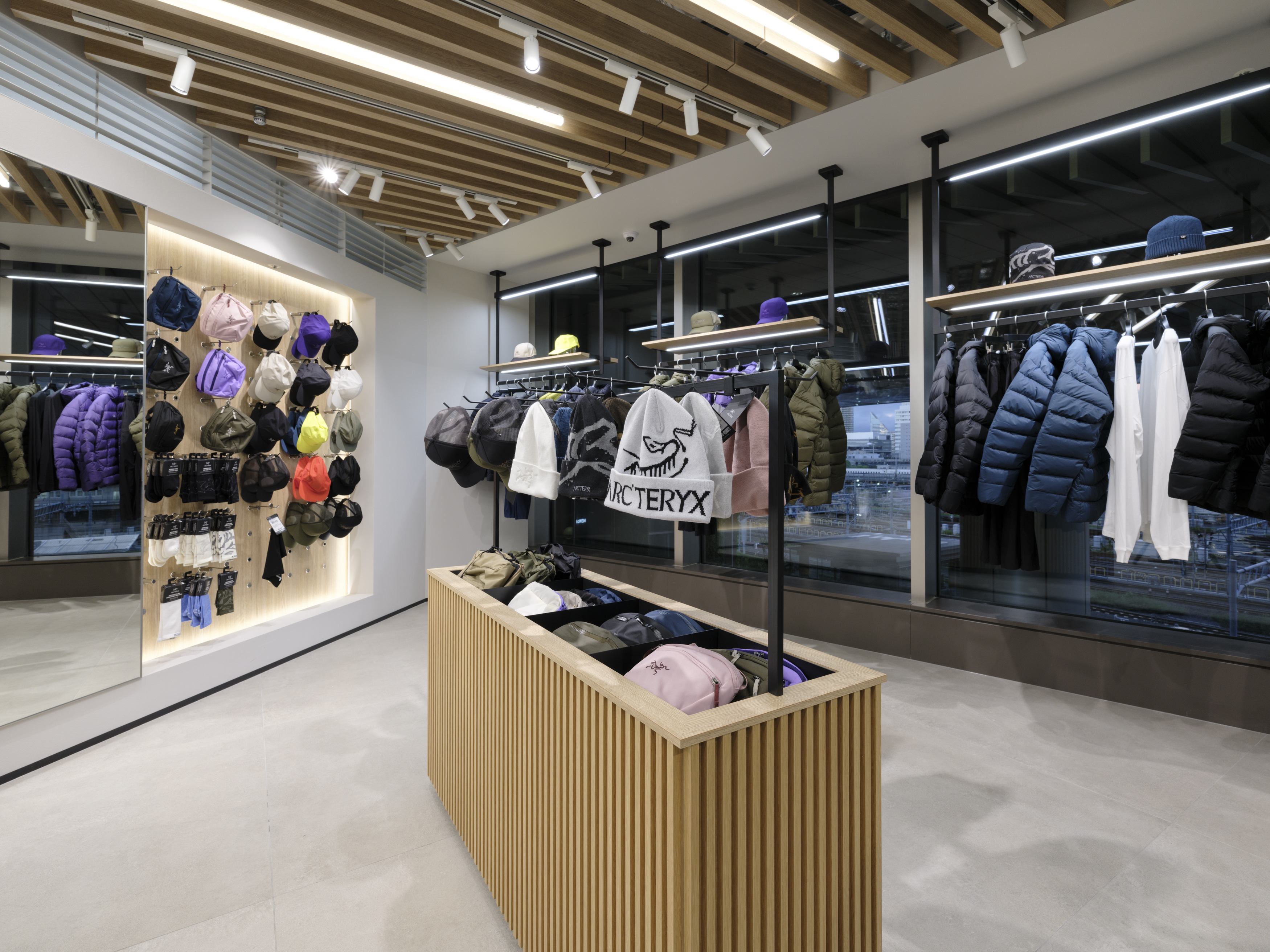 Images ARC'TERYX アークテリクス ニュウマン高輪ブランドストア