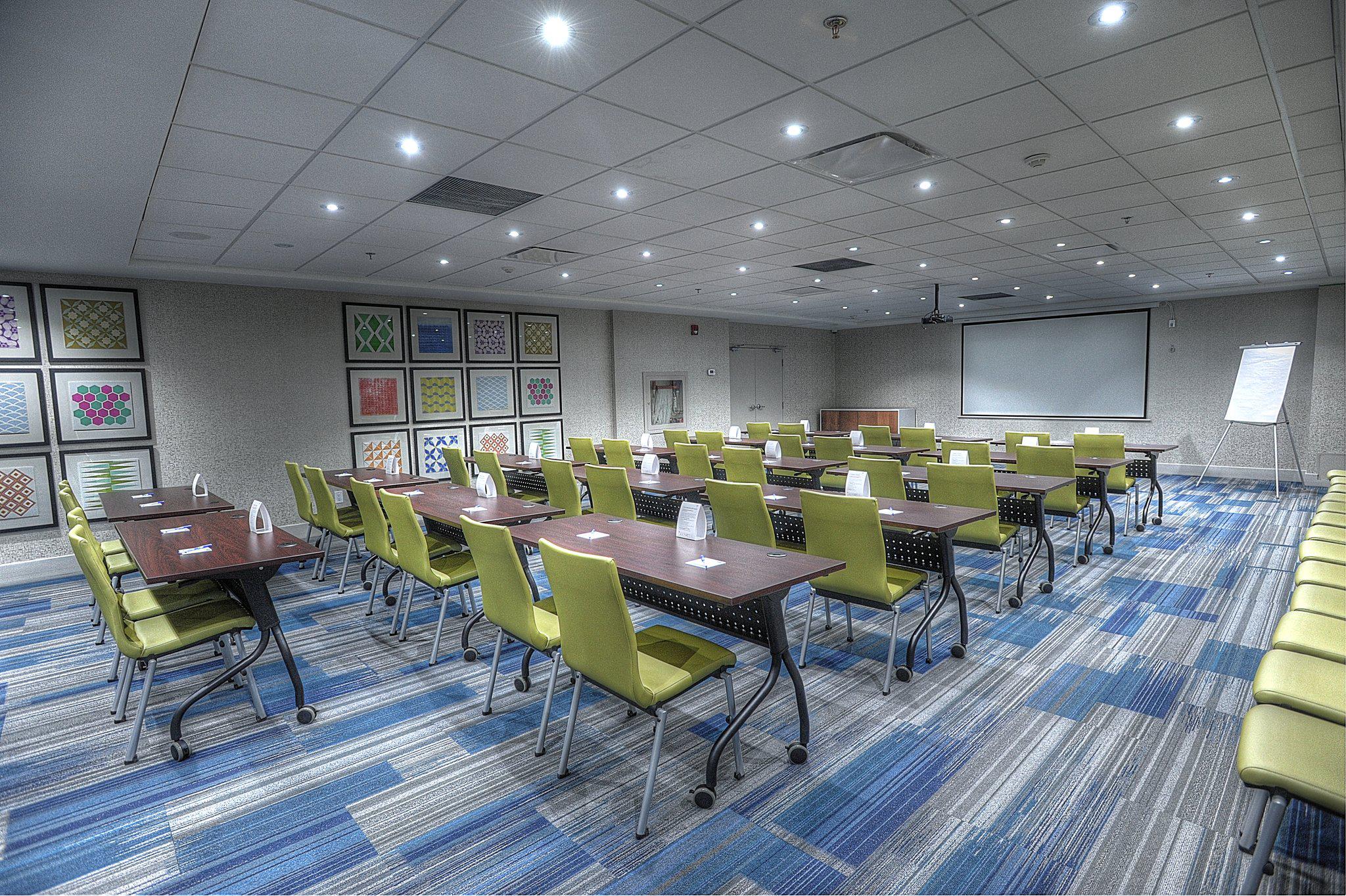 Images Holiday Inn Express & Suites Toronto Airport West, an IHG Hotel