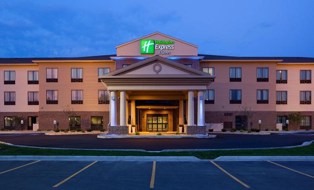Images Holiday Inn Express & Suites Mason City, an IHG Hotel