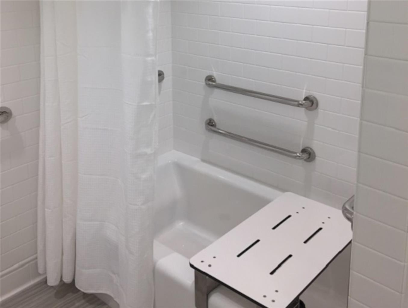 Guest room bath 