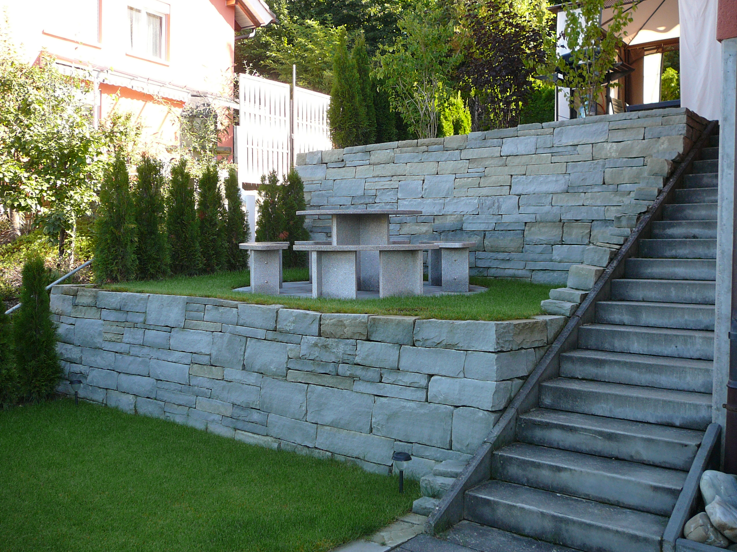 Maurer Gartenbau Inh. Peter Jenni, Alpenweg 8 in Grosshöchstetten