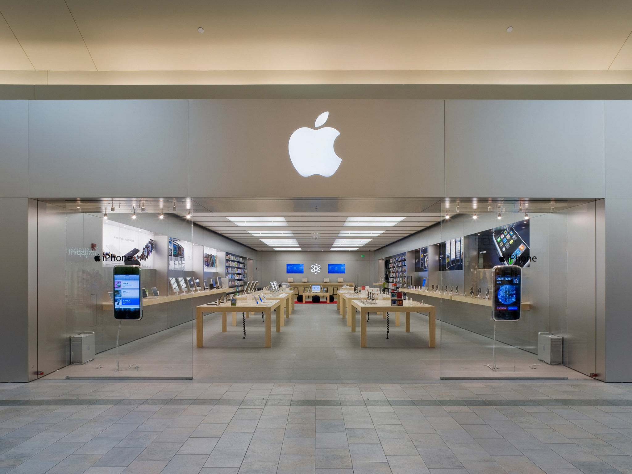 Эпл стор цена. Apple Store 2023. Айфон 1 Apple Store. Офис Apple. Офис компании Эппл.