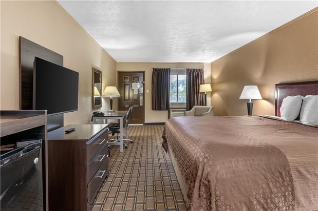 Images SureStay by Best Western Summersville