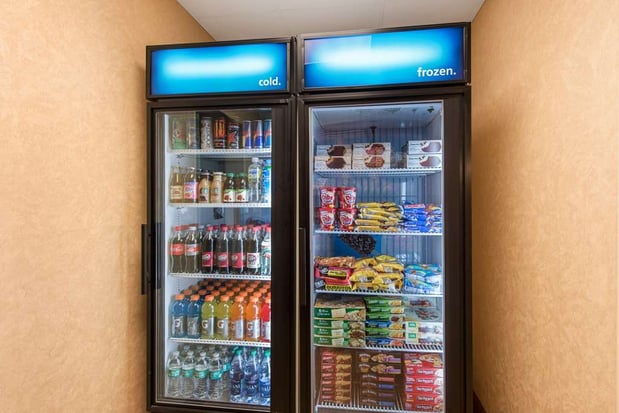 Images Hampton Inn & Suites Arcata, CA