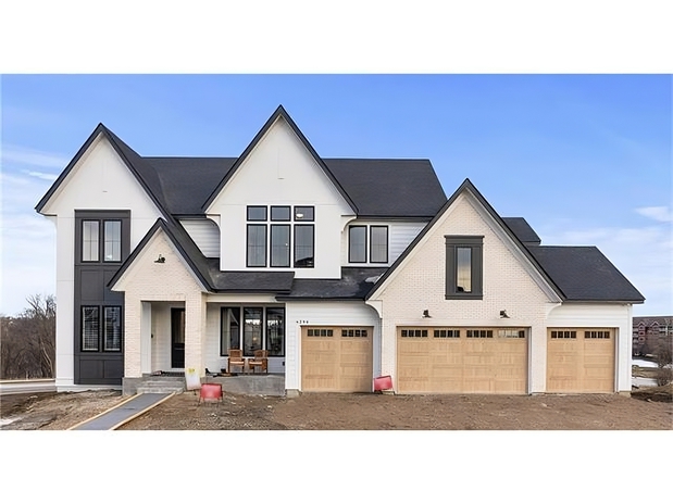 Images Abigail Ostendorf, RE/MAX Results