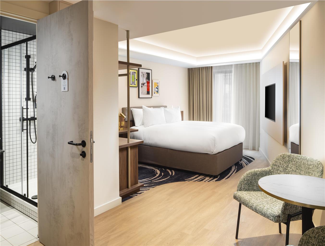 Deluxe Room King Bed