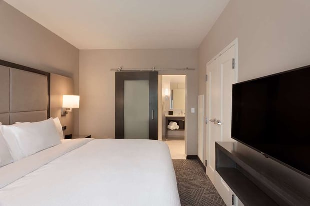Images Embassy Suites by Hilton Kansas City Olathe