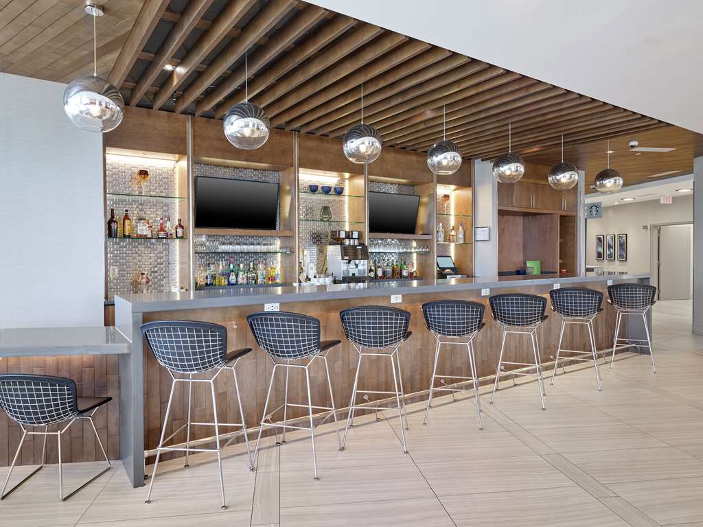 Images DoubleTree by Hilton Edmonton Downtown