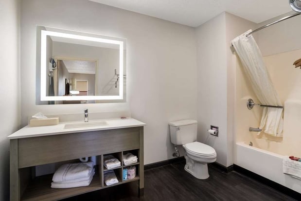 Images SureStay by Best Western Grants