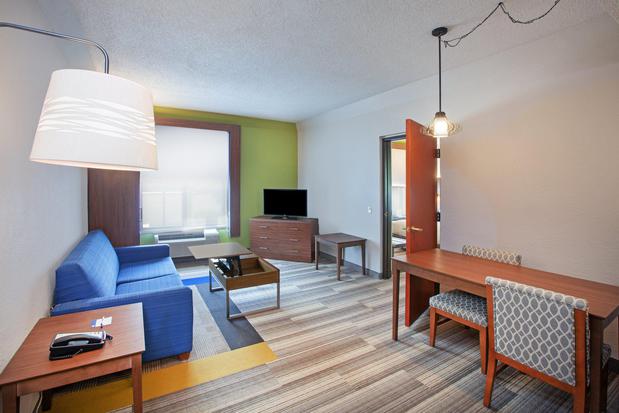 Images Holiday Inn Express & Suites Houston - Memorial Park Area by IHG