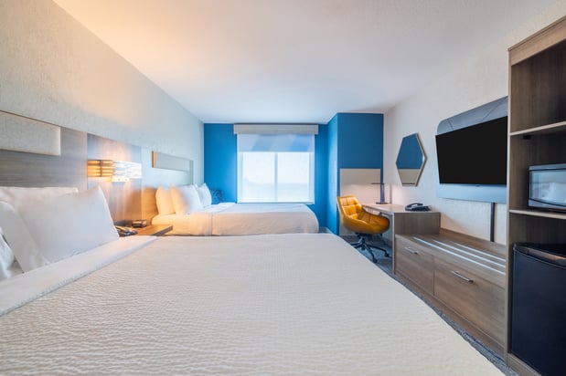 Images Holiday Inn Express & Suites Kansas City Airport by IHG