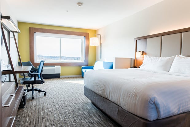 Images Holiday Inn Express & Suites Madison by IHG