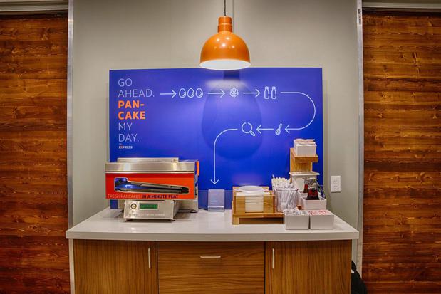 Images Holiday Inn Express Jamaica - Jfk Airtrain - Nyc by IHG