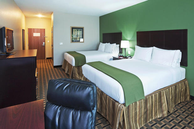 Images Holiday Inn Express & Suites Jacksonville, an IHG Hotel