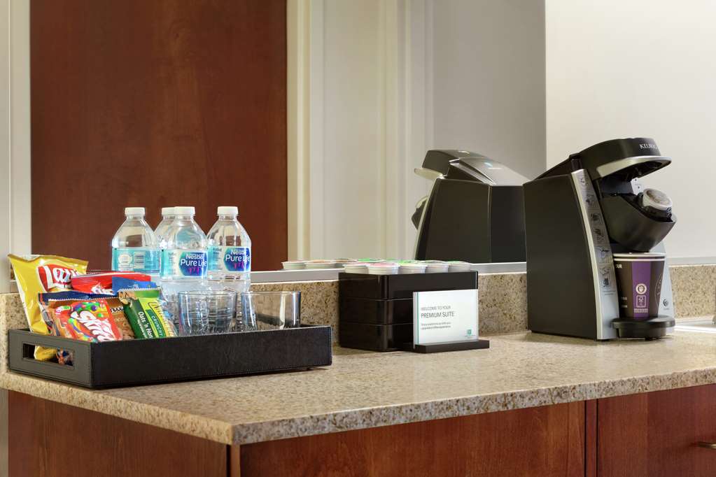 Guest room amenity Embassy Suites by Hilton Denver International Airport Denver (303)574-3000