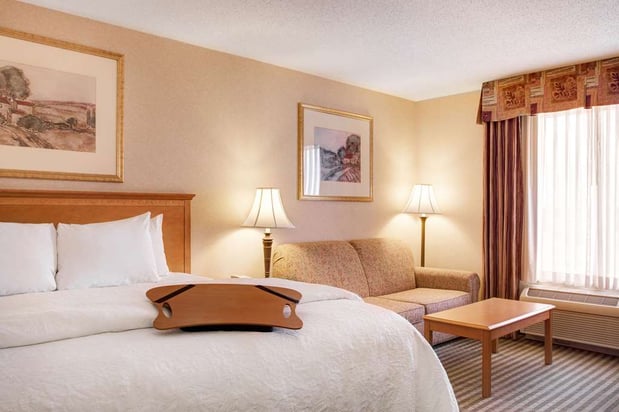 Images Hampton Inn & Suites Chicago Addison