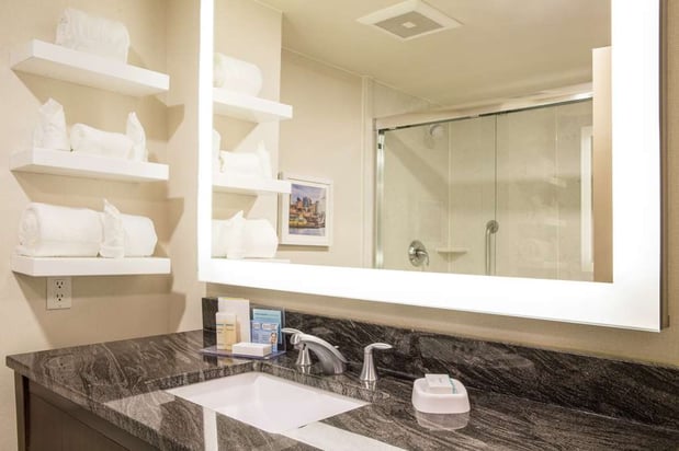 Images Hampton Inn & Suites Seattle-Downtown