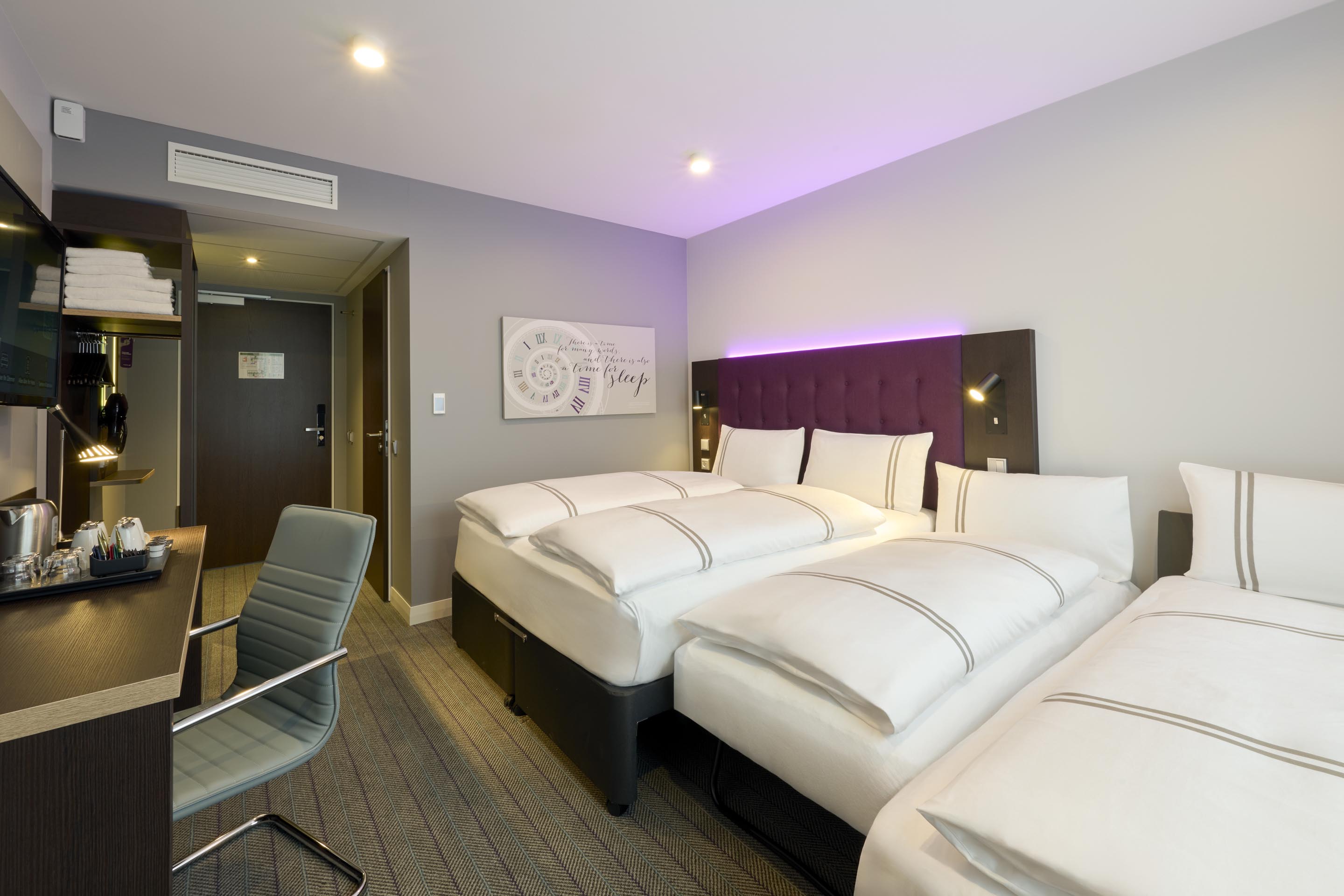 Premier Inn Stuttgart Zuffenhausen Hotel, Strohgäustraße 11 in Stuttgart