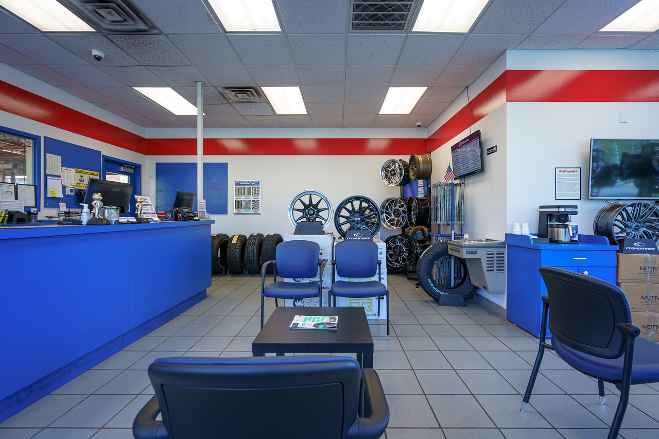 Tire Discounters on 4414 Brandt Pike in Dayton