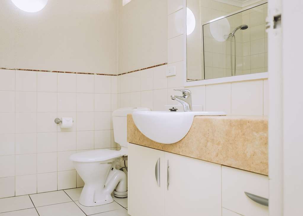 Twin Room Bathroom Best Western Chaffey International Motor Inn Mildura (03) 5023 5833