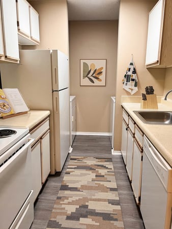 Images Village Square of Searcy