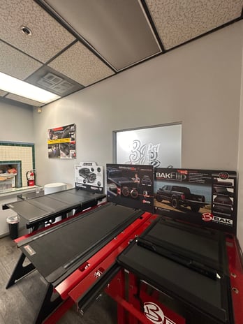Images 3J's Auto Body & RLSH