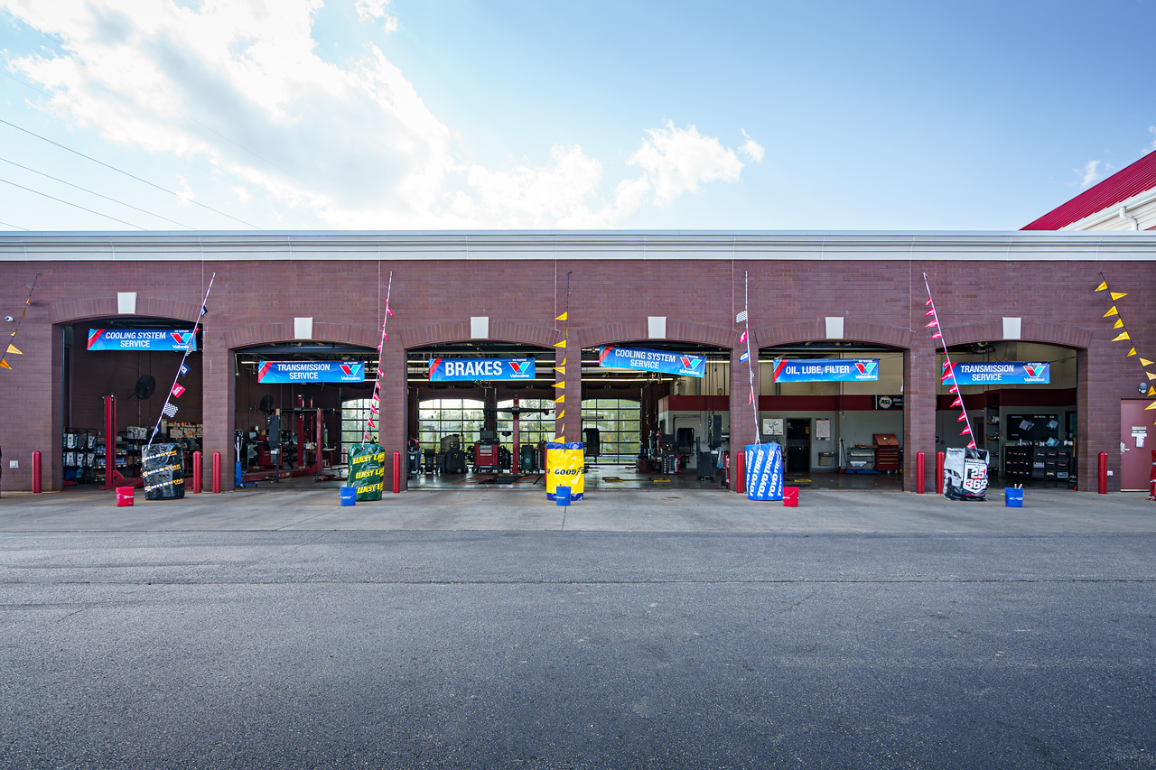 Tire Discounters on 5020 Alexandria Pike in Cold Spring