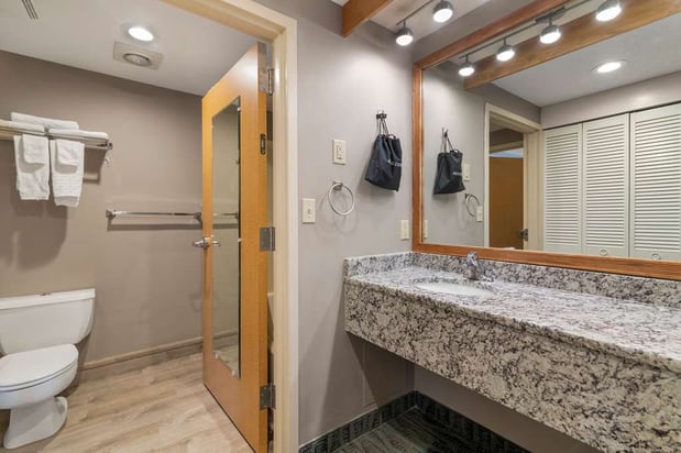 Images Best Western Plus Executive Court Inn & Conference Center