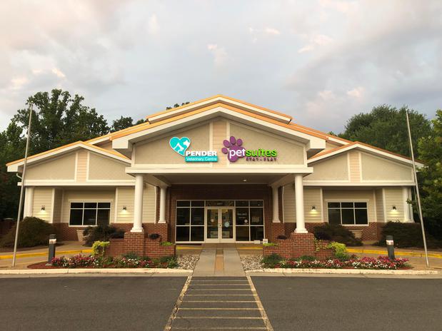 Images PetSuites Manassas