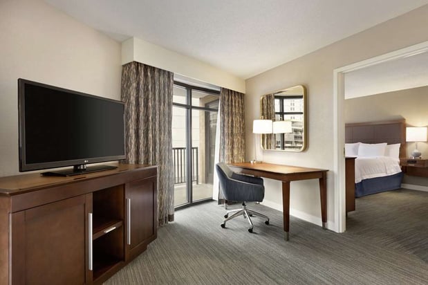 Images Hampton Inn & Suites Nashville-Downtown