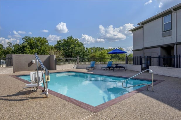 Images Best Western Limestone Inn & Suites