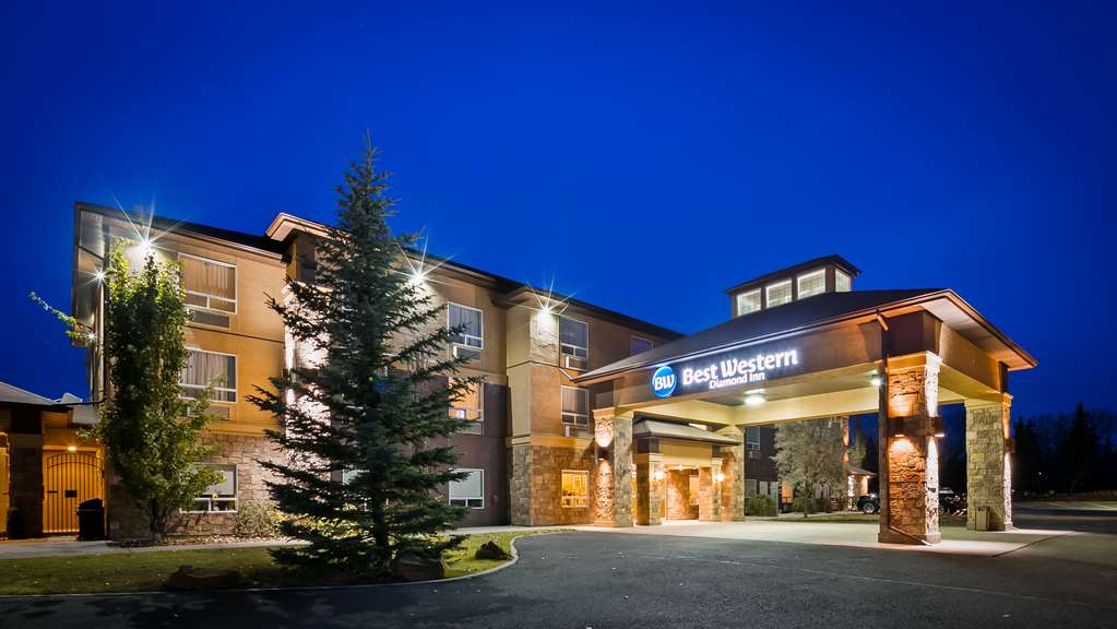 Hotel Exterior Best Western Diamond Inn Three Hills (403)443-7889