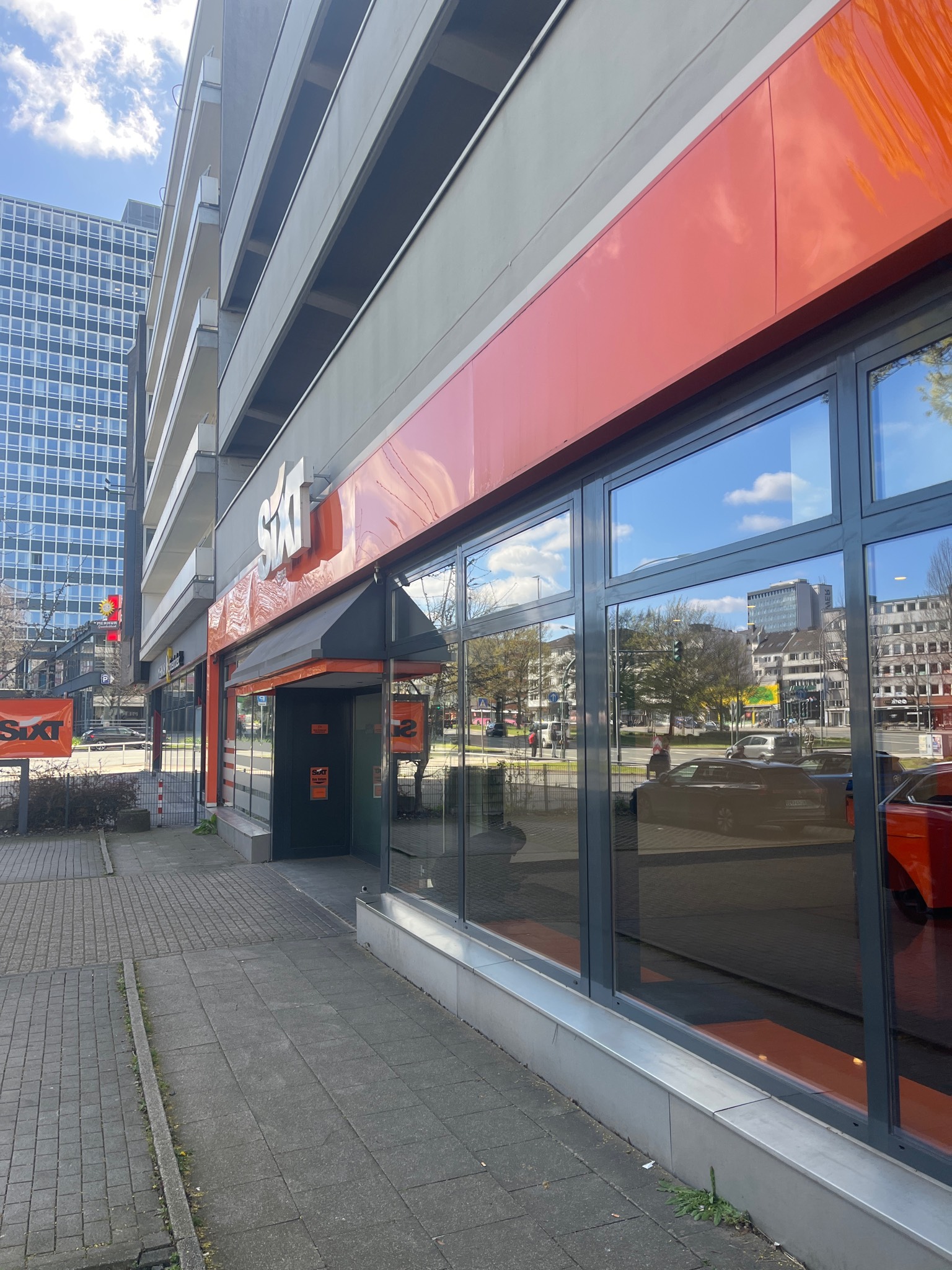 SIXT Auto- und Transportervermietung Essen Limbecker Platz, Ostfeldstr. 9 in Essen