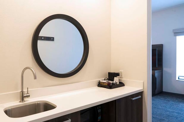 Images Hampton Inn and Suites Seal Beach